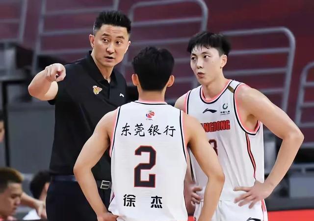 广东队险胜江苏队,保持不败纪录 广东队险胜江苏队,保持不败纪录